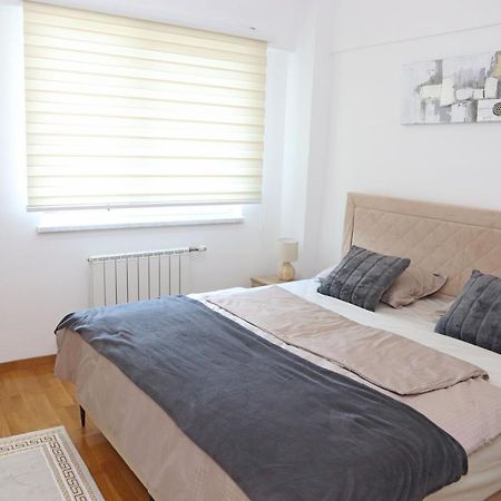 Apartment Cecovic - Mellain Tuzla Bagian luar foto