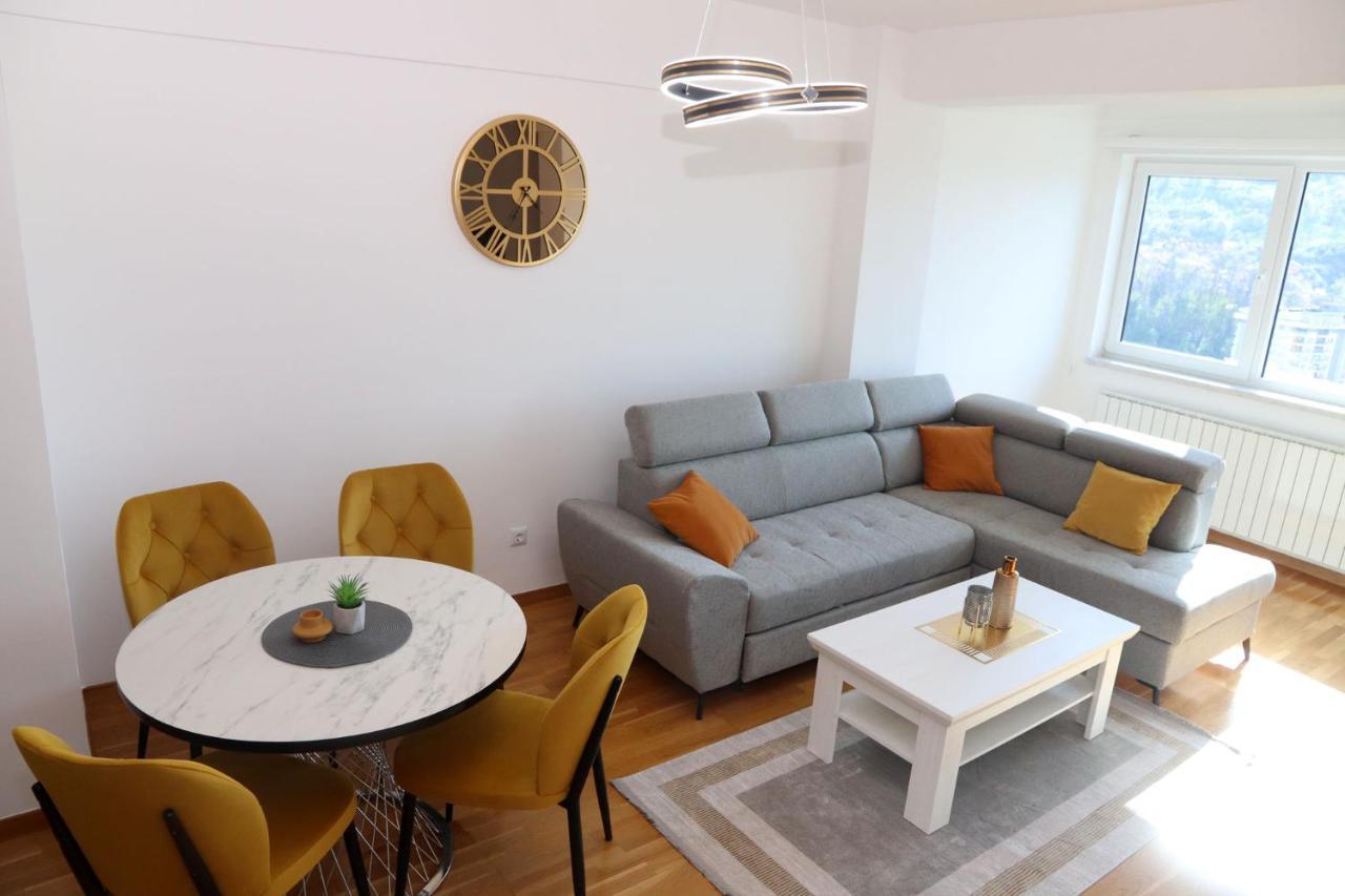Apartment Cecovic - Mellain Tuzla Bagian luar foto