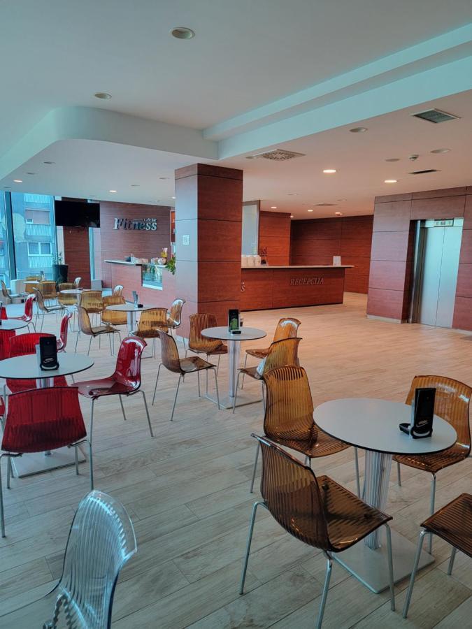 Apartment Cecovic - Mellain Tuzla Bagian luar foto